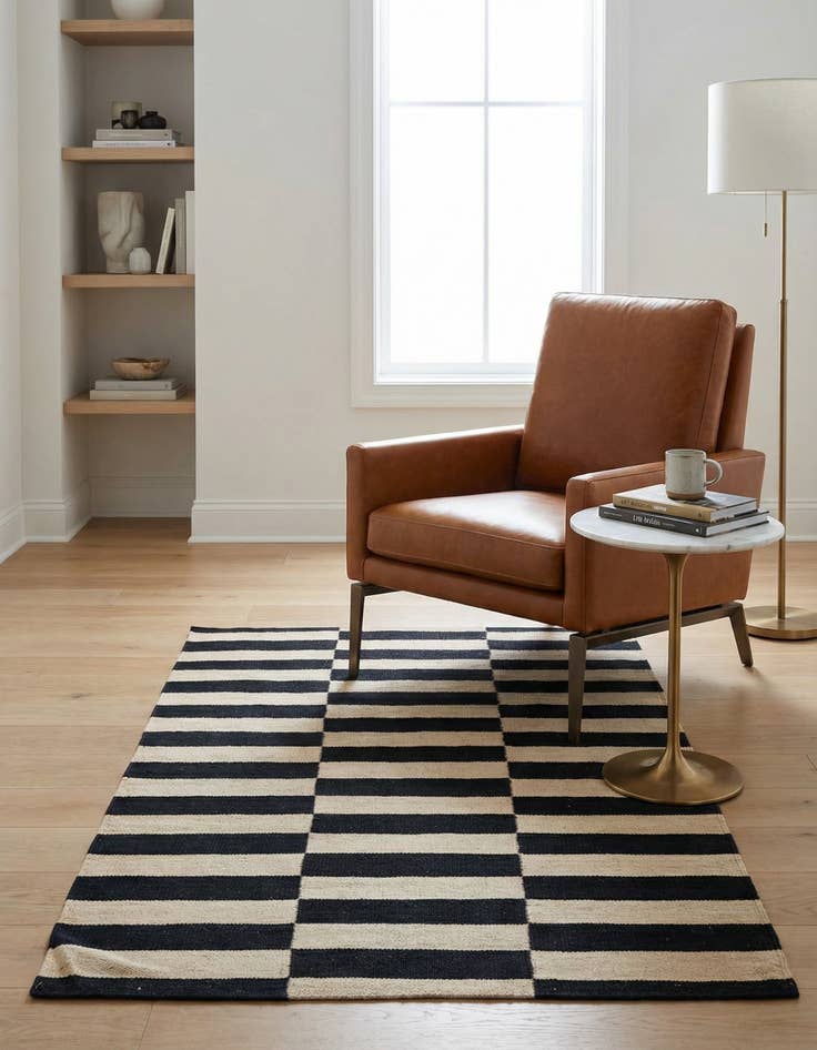 Detail image of 3' 4 x 4' 10 Hand Woven Kilim Modern Wool Rug