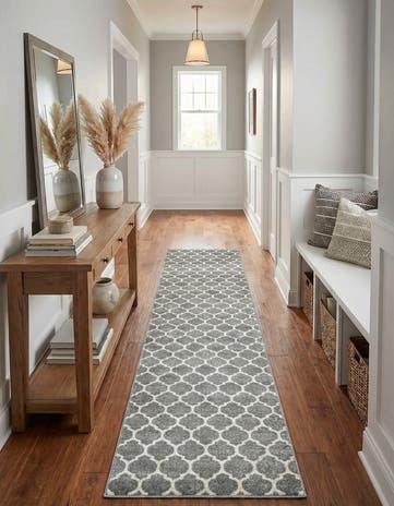 2' 7 x 13' Lattice Runner Rug