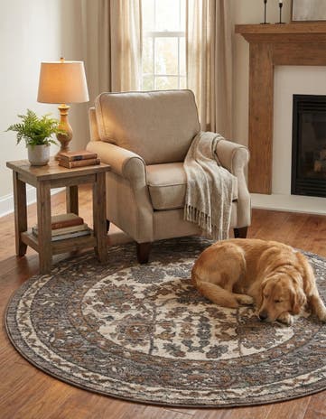 Ivory Grand Tradition Round Rug
