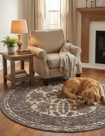 Ivory Grand Tradition Round Rug