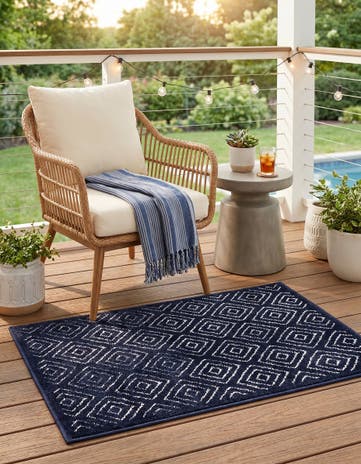 2' x 3' Easy-Clean Sabrina Soto Indoor / Outdoor Rug