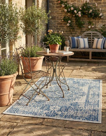 3' x 5' 3 Easy-Clean Traditional Indoor / Outdoor Rug