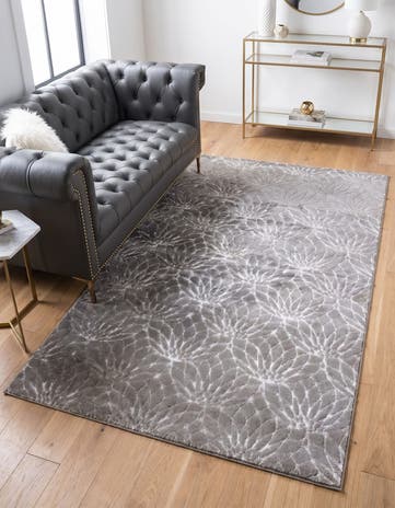 5' 3 x 8' Marilyn Monroe™ Glam Dahlia Rug