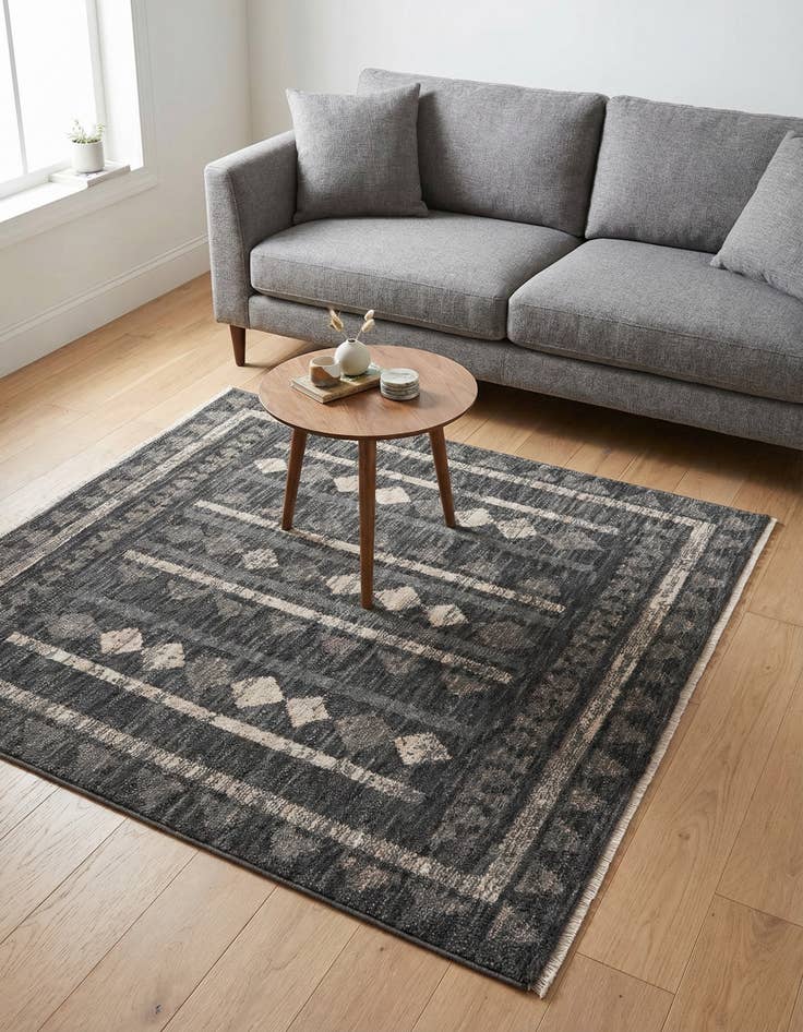 Detail image of 5' x 5' Grand Tradition Rug