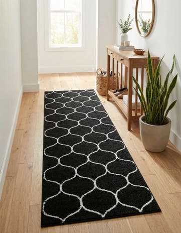2' x 6' Lattice Frieze Runner Rug