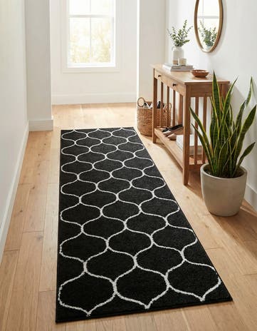 2' x 6' Lattice Frieze Runner Rug