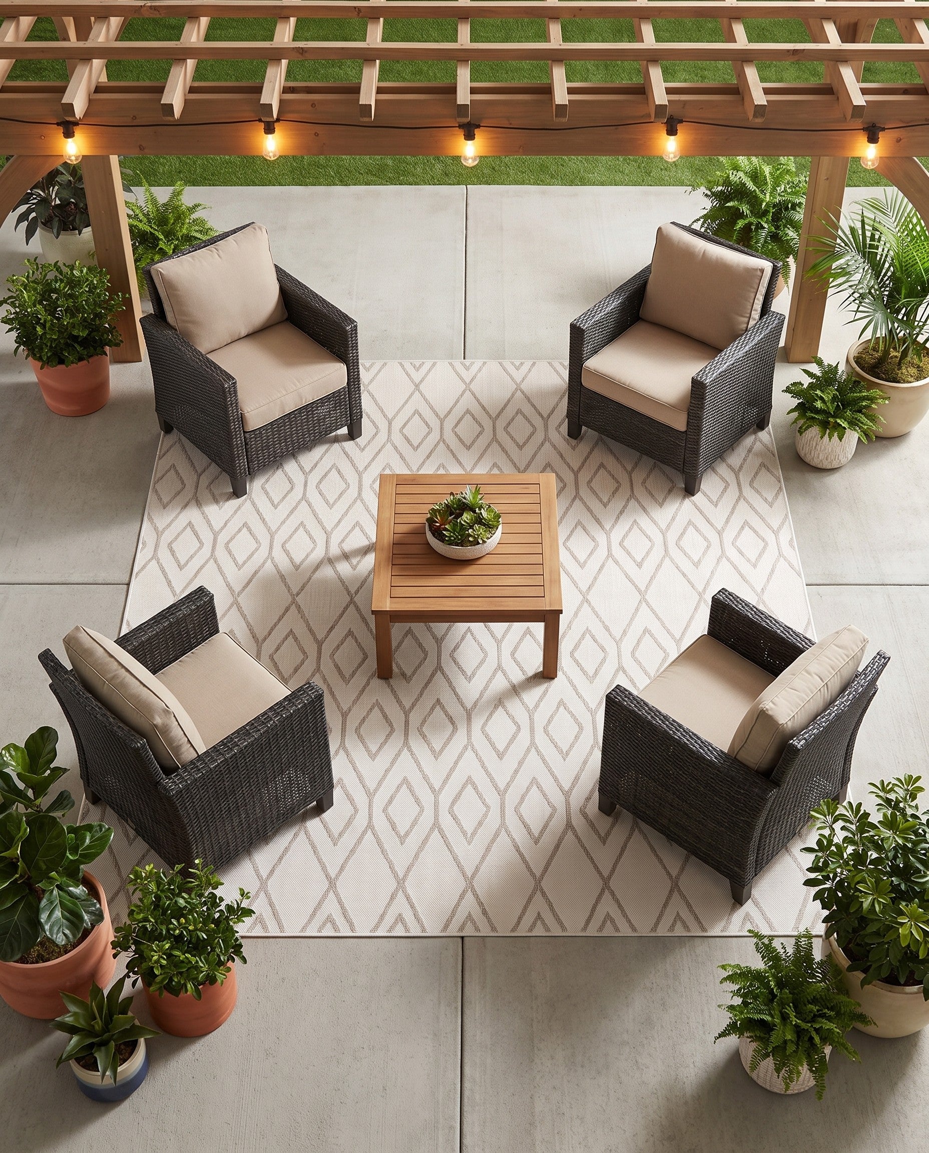 Ivory Gray Easy-Clean Jill Zarin Indoor / Outdoor Square Rug