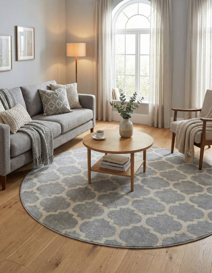 Detail image of 7' 10 x 7' 10 Lattice Round Rug