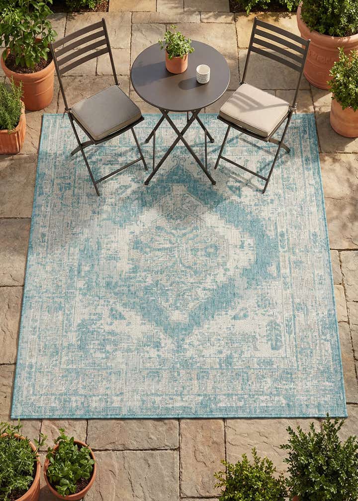 5' 3 x 5' 3 Easy-Clean Traditional Indoor / Outdoor Square Rug
