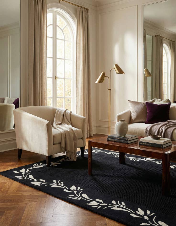 Detail image of 4' 1 x 6' Darya Rug