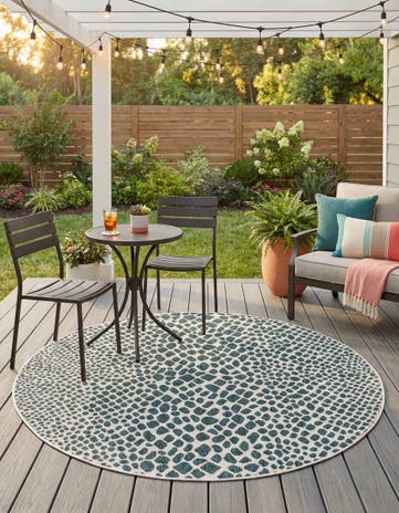 5' 3 x 5' 3 Easy-Clean Jill Zarin Indoor / Outdoor Round Rug