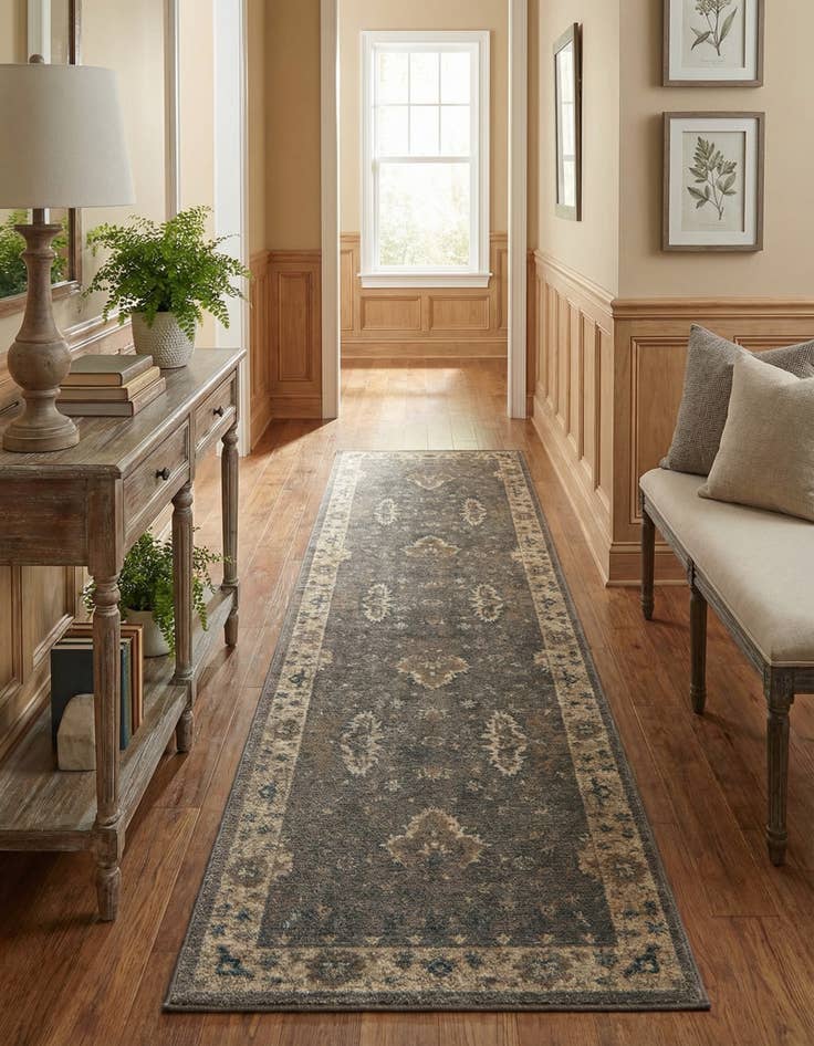 Detail image of  2' 7 x 10' Viola Runner Rug