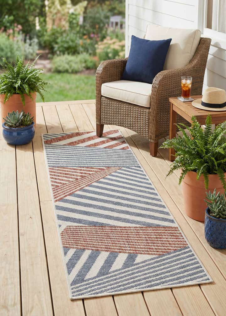 2' x 6' Easy-Clean Jill Zarin Indoor / Outdoor Runner Rug