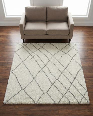  5' 3 x 5' 3 Soft Touch Shag Square Rug