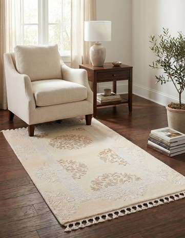 2' 7 x 4' 7 Hand Knotted Darya Wool Rug