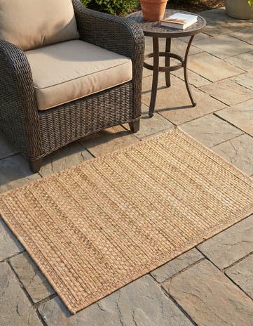 2' 2 x 3' Easy-Clean Border Indoor / Outdoor Rug