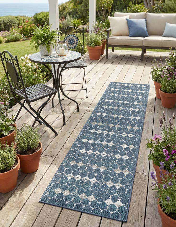 Detail image of 2' x 8' Washable Lattice Indoor / Outdoor Runner Rug