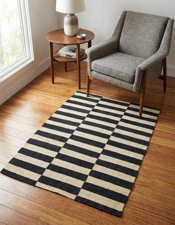 3' 5 x 4' 9 Hand Woven Kilim Modern Wool Rug
