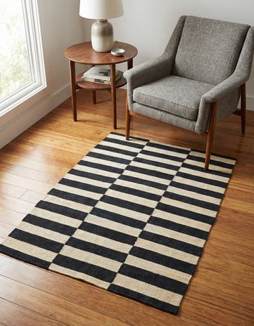 3' 5 x 4' 9 Hand Woven Kilim Modern Wool Rug