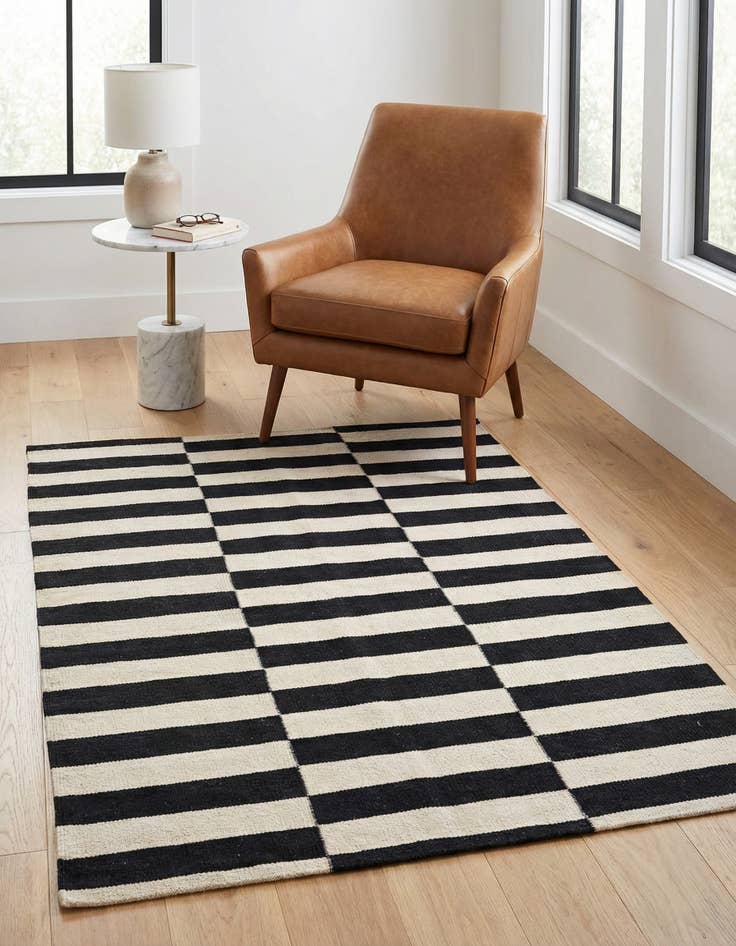 Detail image of 3' 5 x 4' 9 Hand Woven Kilim Modern Wool Rug