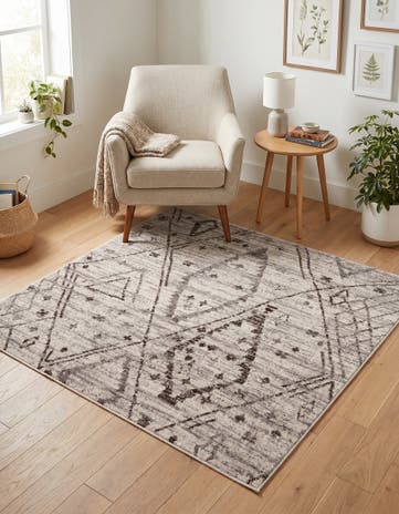 Ivory Grand Tradition Square Rug