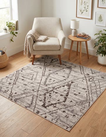 Ivory Grand Tradition Square Rug