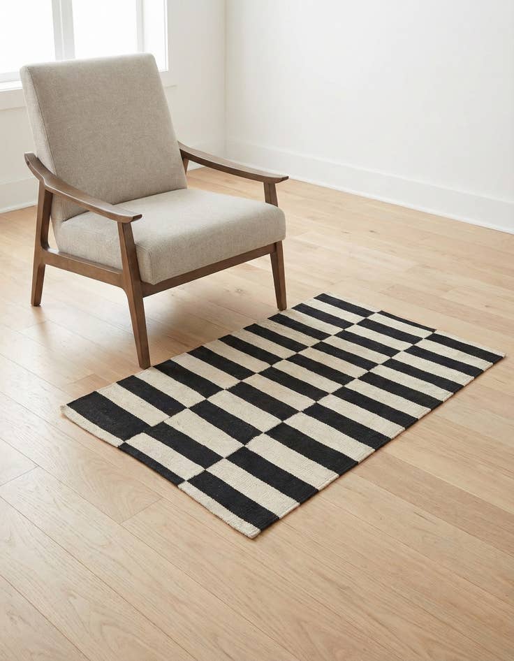 Detail image of 2' 8 x 3' 10 Hand Woven Kilim Modern Wool Rug