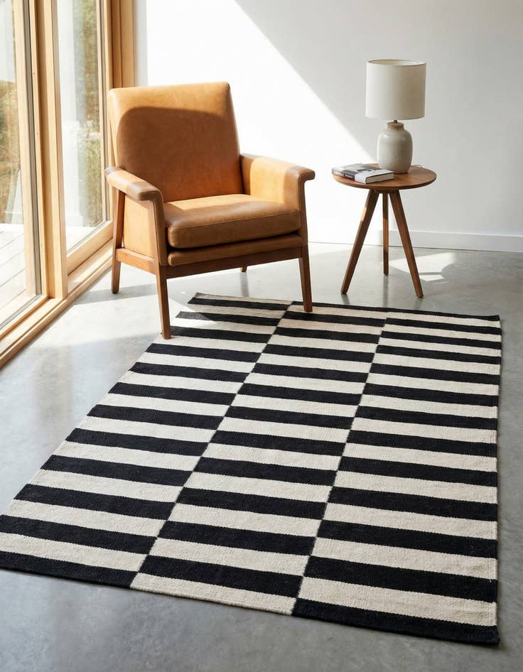 Detail image of 3' 4 x 4' 10 Hand Woven Kilim Modern Wool Rug