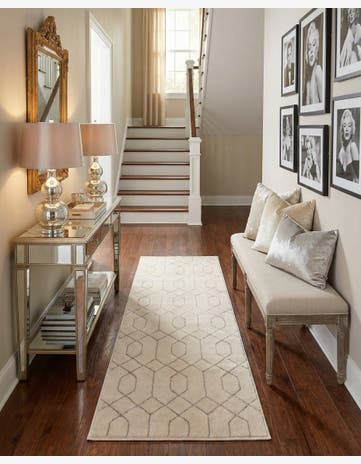 2' x 6' Marilyn Monroe™ Glam Trellis Runner Rug