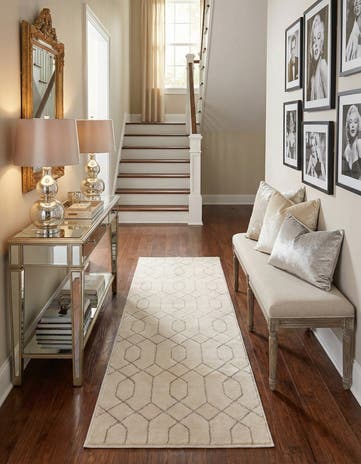 2' x 6' Marilyn Monroe™ Glam Trellis Runner Rug