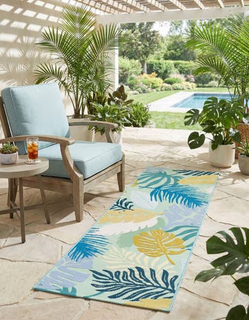 2' x 6' Easy-Clean Botanical Indoor / Outdoor Runner Rug