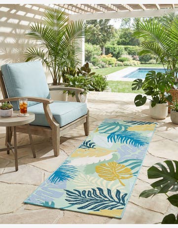 2' x 6' Easy-Clean Botanical Indoor / Outdoor Runner Rug