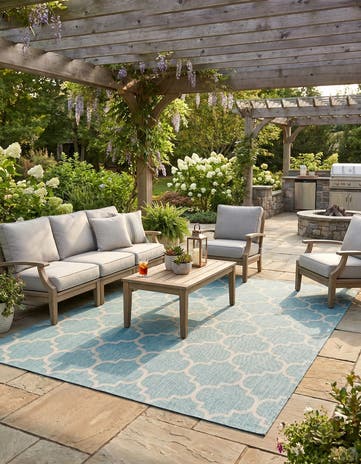 7' 10 x 10' Easy-Clean Lattice Indoor / Outdoor Rug