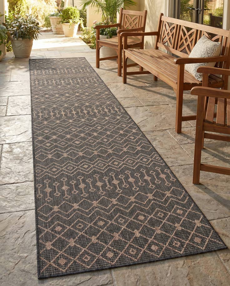 Detail image of 2' 7 x 12' Easy-Clean Lattice Indoor / Outdoor Runner Rug