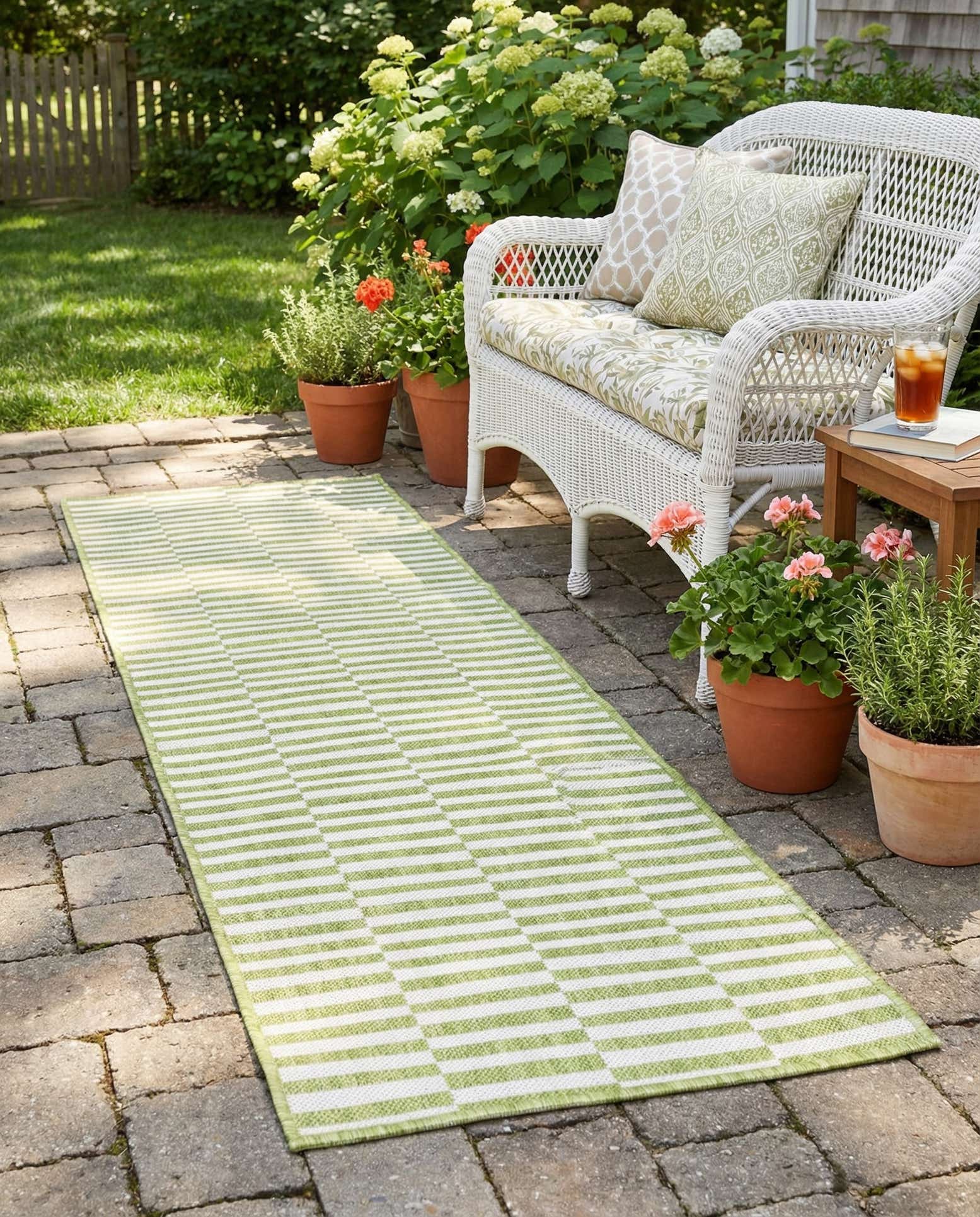 2' x 6' Easy-Clean Striped Indoor / Outdoor Runner Rug