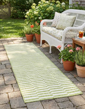 2' x 6' Easy-Clean Striped Indoor / Outdoor Runner Rug