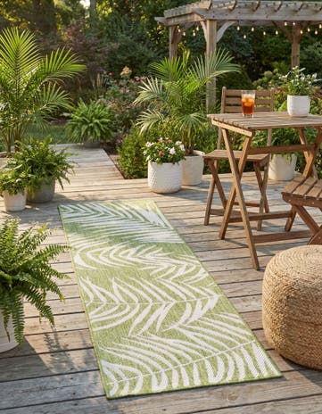 Green Easy-Clean Botanical Indoor / Outdoor Runner Rug