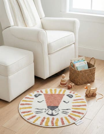 2' 2 x 2' 2 Lion Whimsy Kids Round Rug