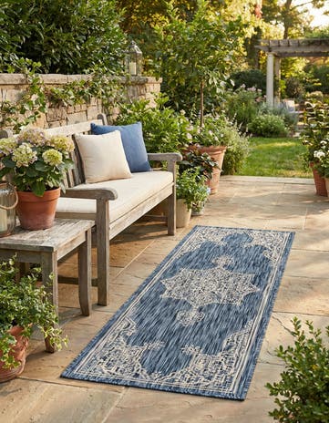 Blue Easy-Clean Traditional Indoor / Outdoor Runner Rug