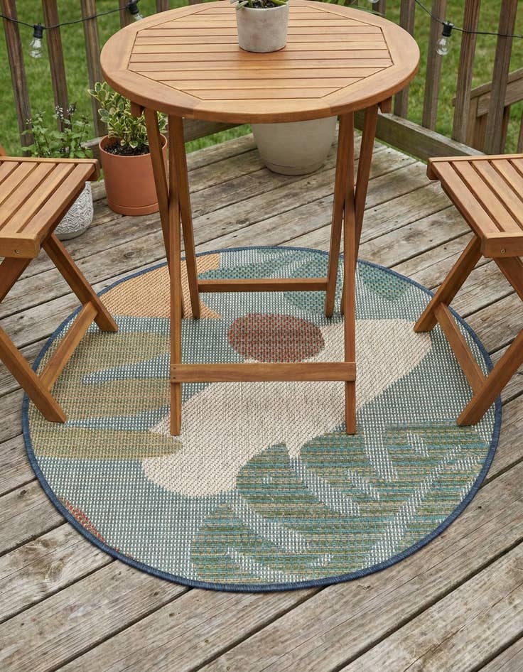 Detail image of 3' 3 x 3' 3 Easy-Clean Baja Indoor / Outdoor Round Rug