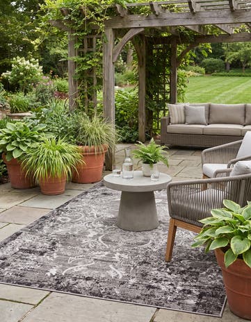 Light Gray Easy-Clean Botanical Indoor / Outdoor Rug
