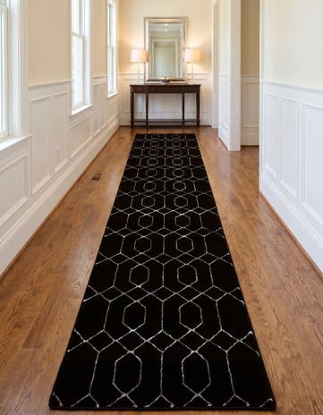 Black and Silver Marilyn Monroe&trade; Glam Trellis Runner Rug