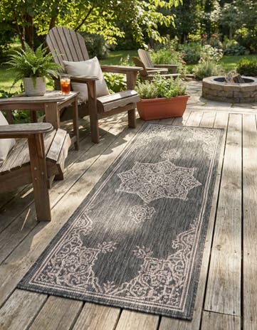 2' x 6' Easy-Clean Traditional Indoor / Outdoor Runner Rug