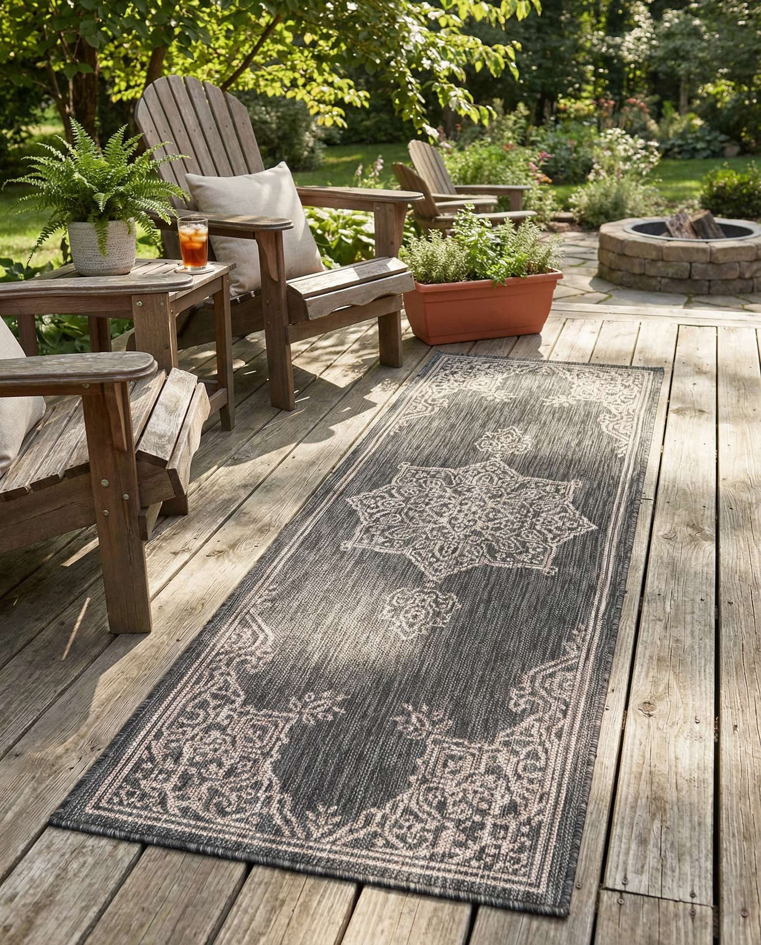 2' x 6' Easy-Clean Traditional Indoor / Outdoor Runner Rug