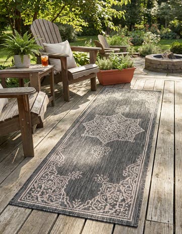 2' x 6' Easy-Clean Traditional Indoor / Outdoor Runner Rug