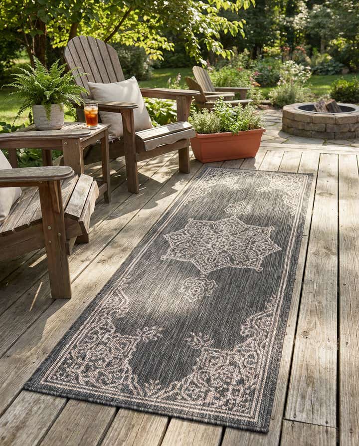 2' x 6' Easy-Clean Traditional Indoor / Outdoor Runner Rug