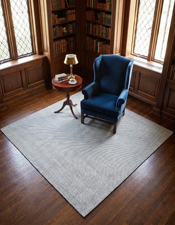 Grey Manor Hand Woven Jill Zarin English Manor Wool Square Rug