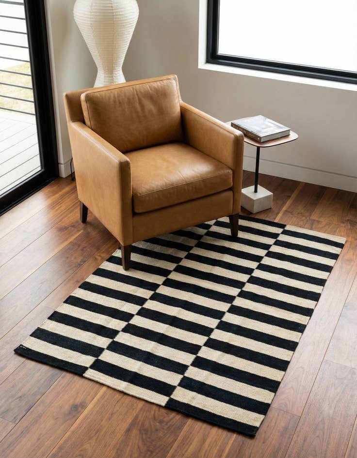 Detail image of 3' 4 x 4' 10 Hand Woven Kilim Modern Wool Rug