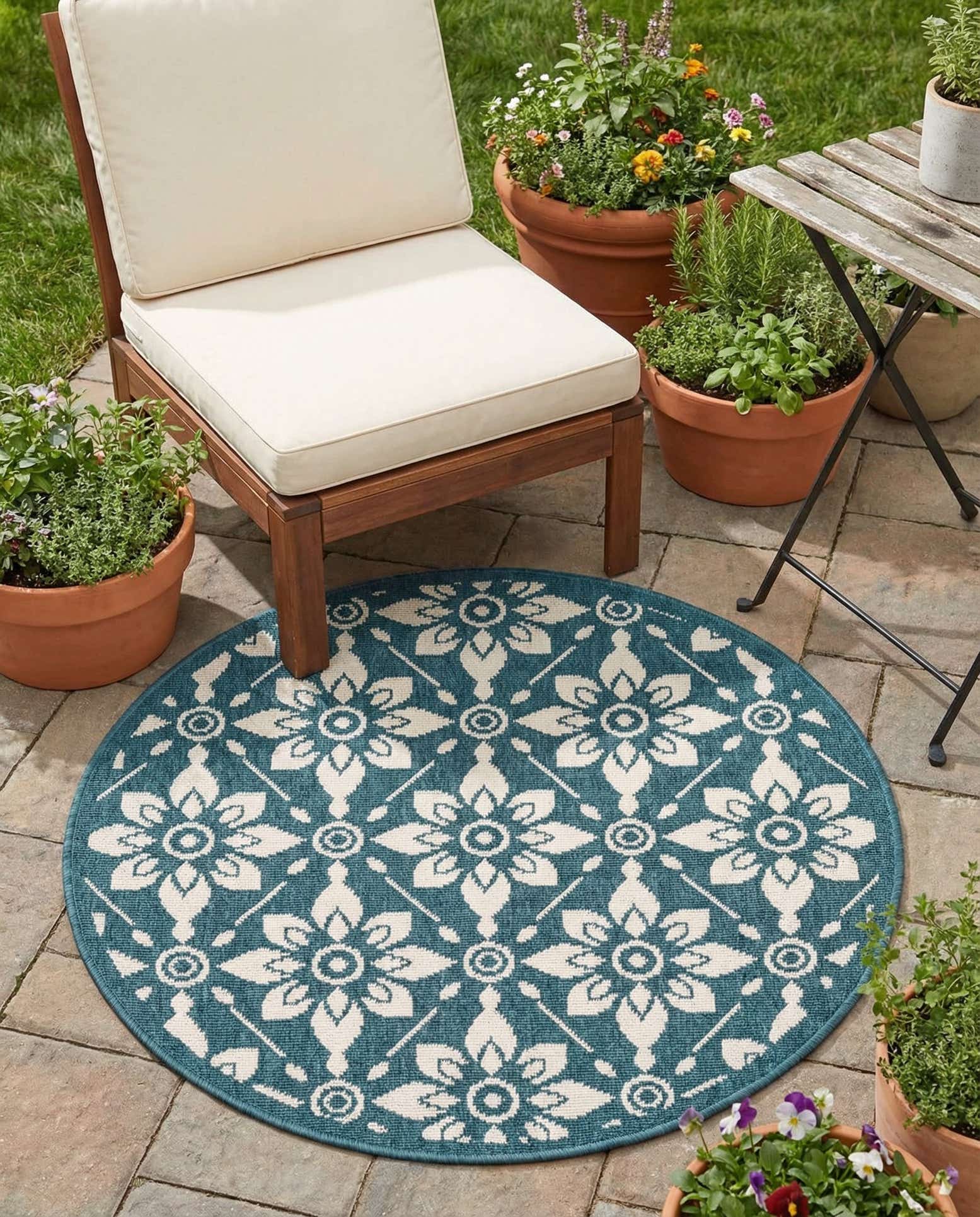 3' x 3' Easy-Clean Trellis Indoor / Outdoor Round Rug