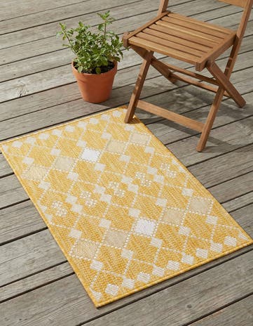 2' x 3' Easy-Clean Lattice Indoor / Outdoor Rug